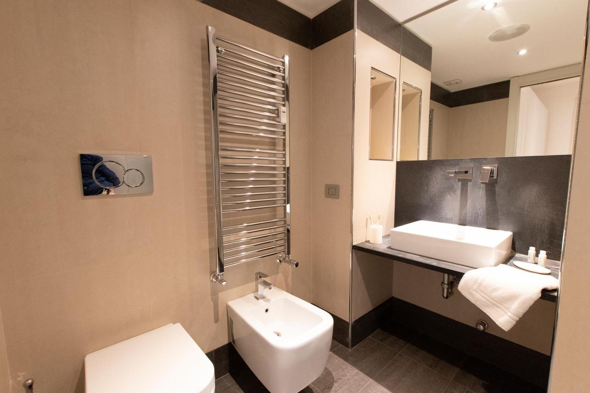 Luxury Apartment - Bramante 7 Milano Eksteriør bilde